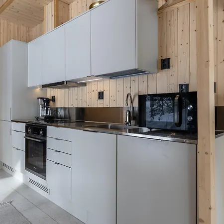 Apartment Kuusi By Hiyllaes