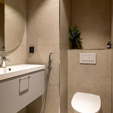 Apartment Kuusi By Hiyllaes *